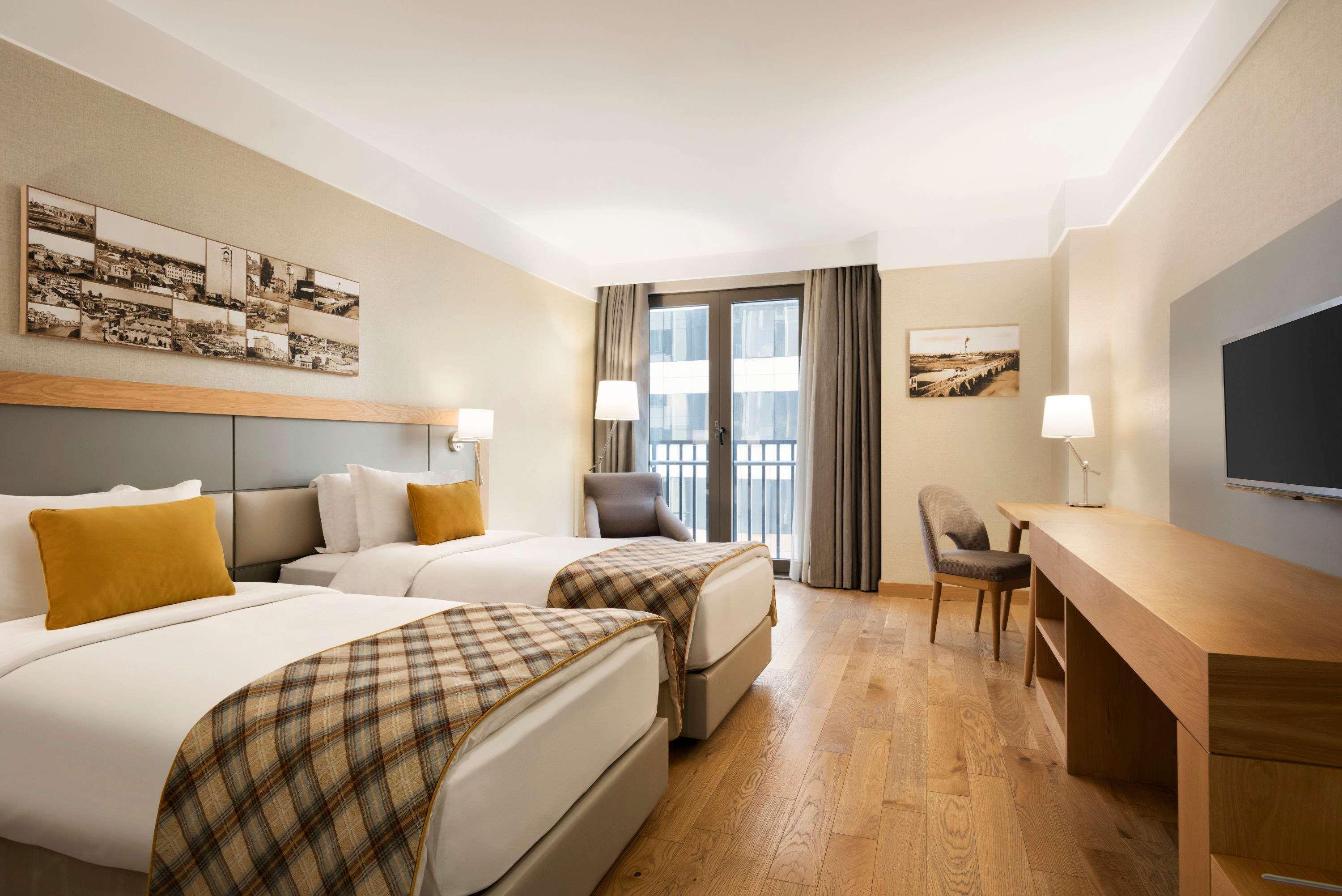 Ramada Hotel & Suites Adana Exterior foto