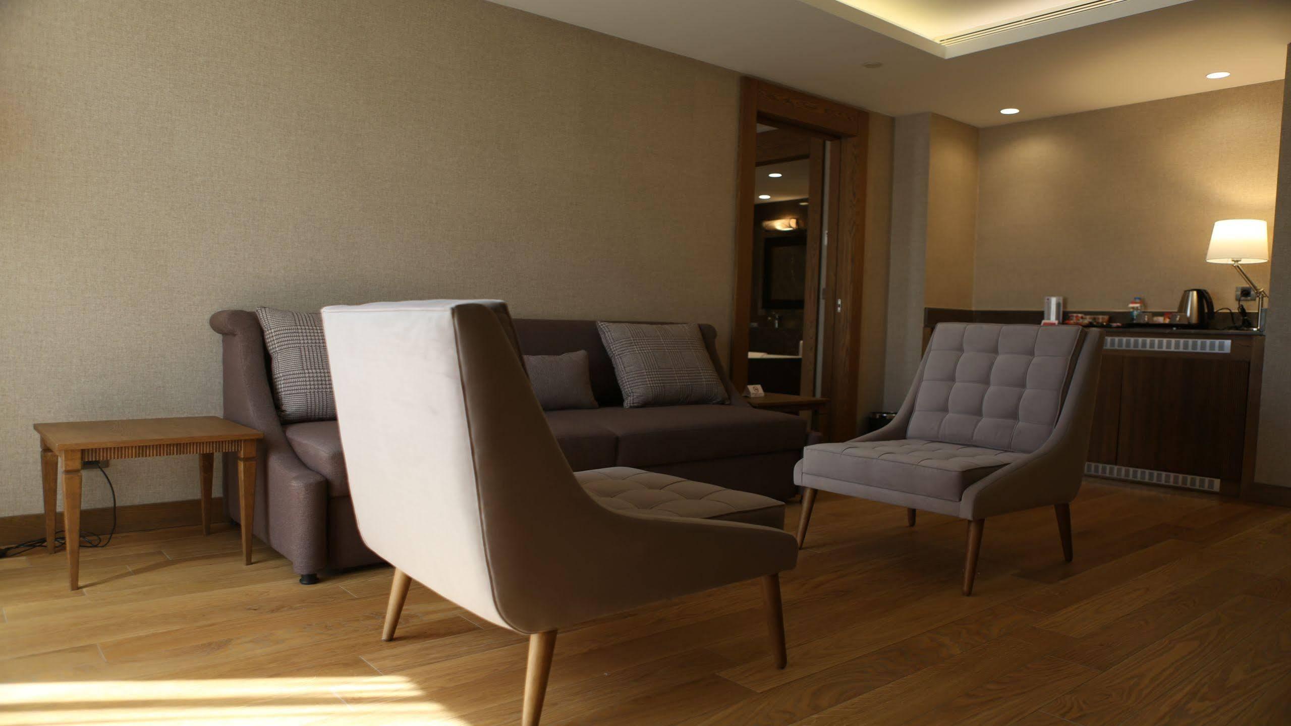 Ramada Hotel & Suites Adana Exterior foto